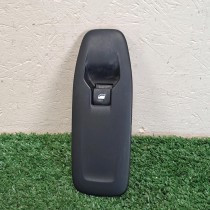 COMMANDE LEVE VITRE PORTE AVANT DROITE