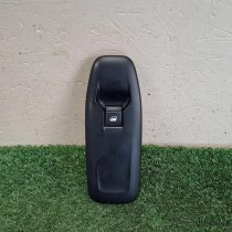 COMMANDE LEVE VITRE PORTE AVANT DROITE