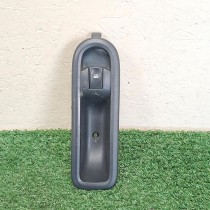 COMMANDE LEVE VITRE PORTE AVANT DROITE