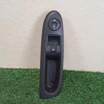 COMMANDE LEVE VITRE PORTE AVANT DROITE