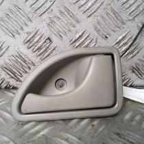 POIGNEE INTERIEURE PORTE AVANT DROITE