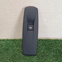 COMMANDE LEVE VITRE PORTE AVANT DROITE