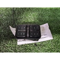 COMMANDE LEVE VITRE PORTE AVANT GAUCHE