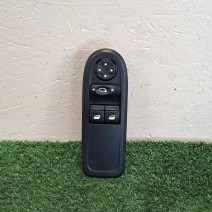 COMMANDE LEVE VITRE PORTE AVANT GAUCHE